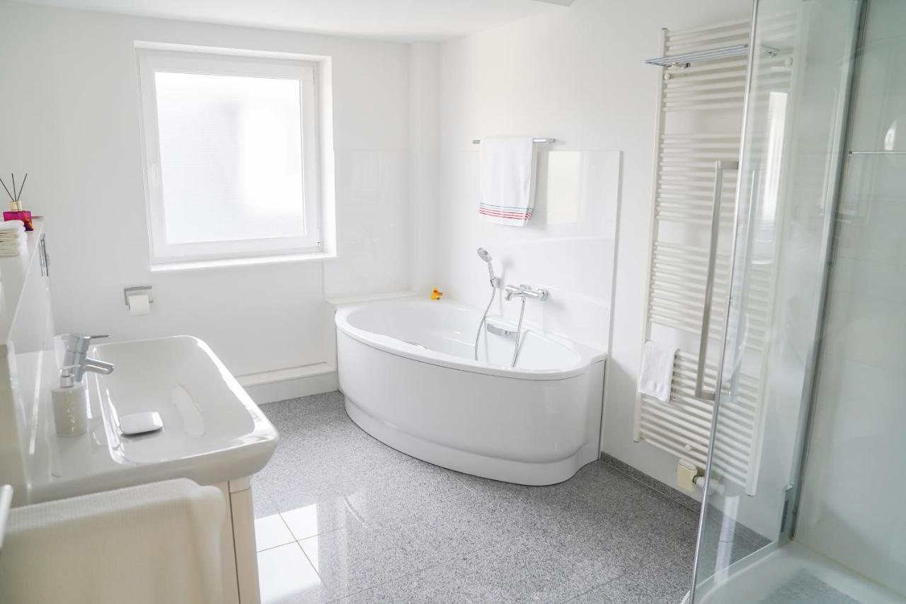 Modernes Stadthaus | Parkplatz | Wifi | Bad&Dusche | Kueche Hannover Exterior photo
