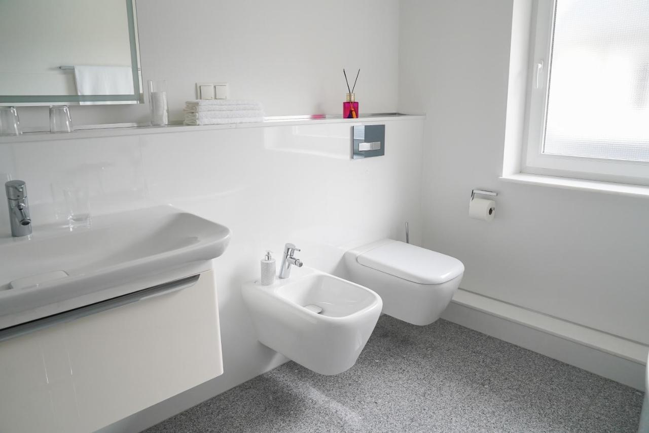 Modernes Stadthaus | Parkplatz | Wifi | Bad&Dusche | Kueche Hannover Exterior photo